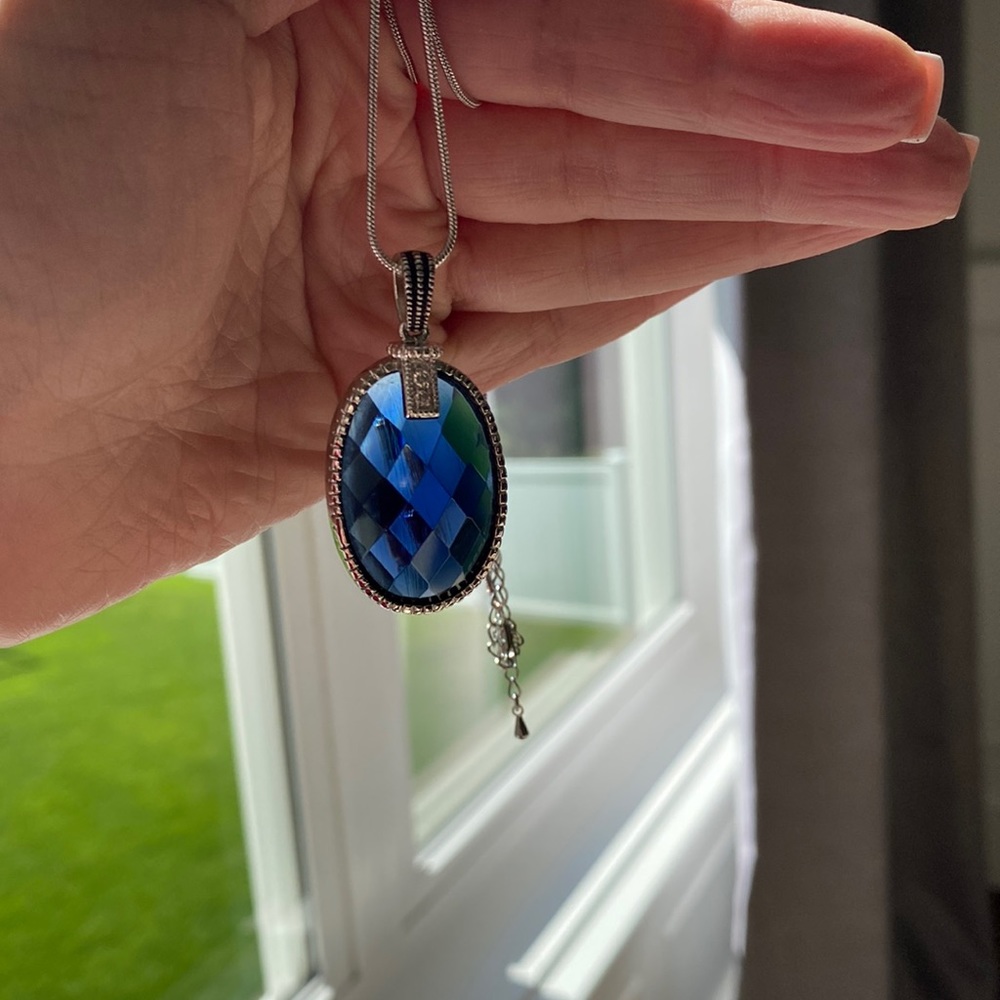 Gorgeous dark blue pendant